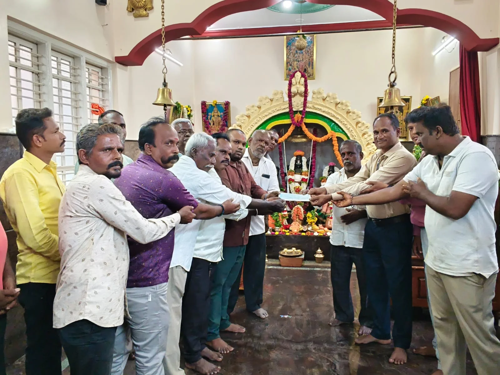 ಶ್ರೀಕ್ಷೇತ್ರ ಧರ್ಮಸ್ಥಳ ದಿಂದ ಶ್ರೀರಾಮಚಂದ್ರ ದೇವಸ್ಥಾನಕ್ಕೆ ಬಂದ ದೇಣಿಗೆ